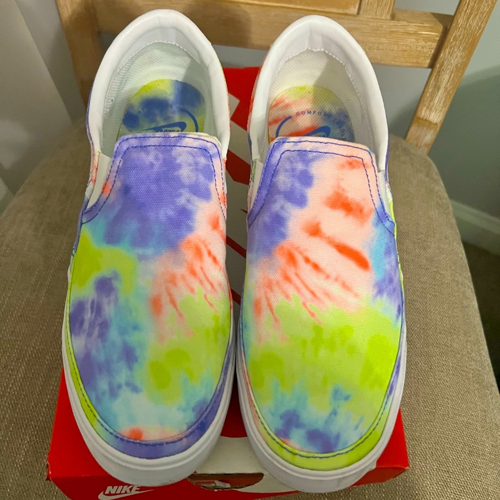 Nike Court Legacy Slip On Size 8.5